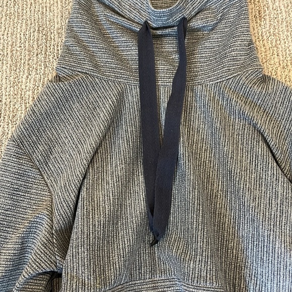 Senita Athletics blue striped pullover. Size S - Picture 4 of 6